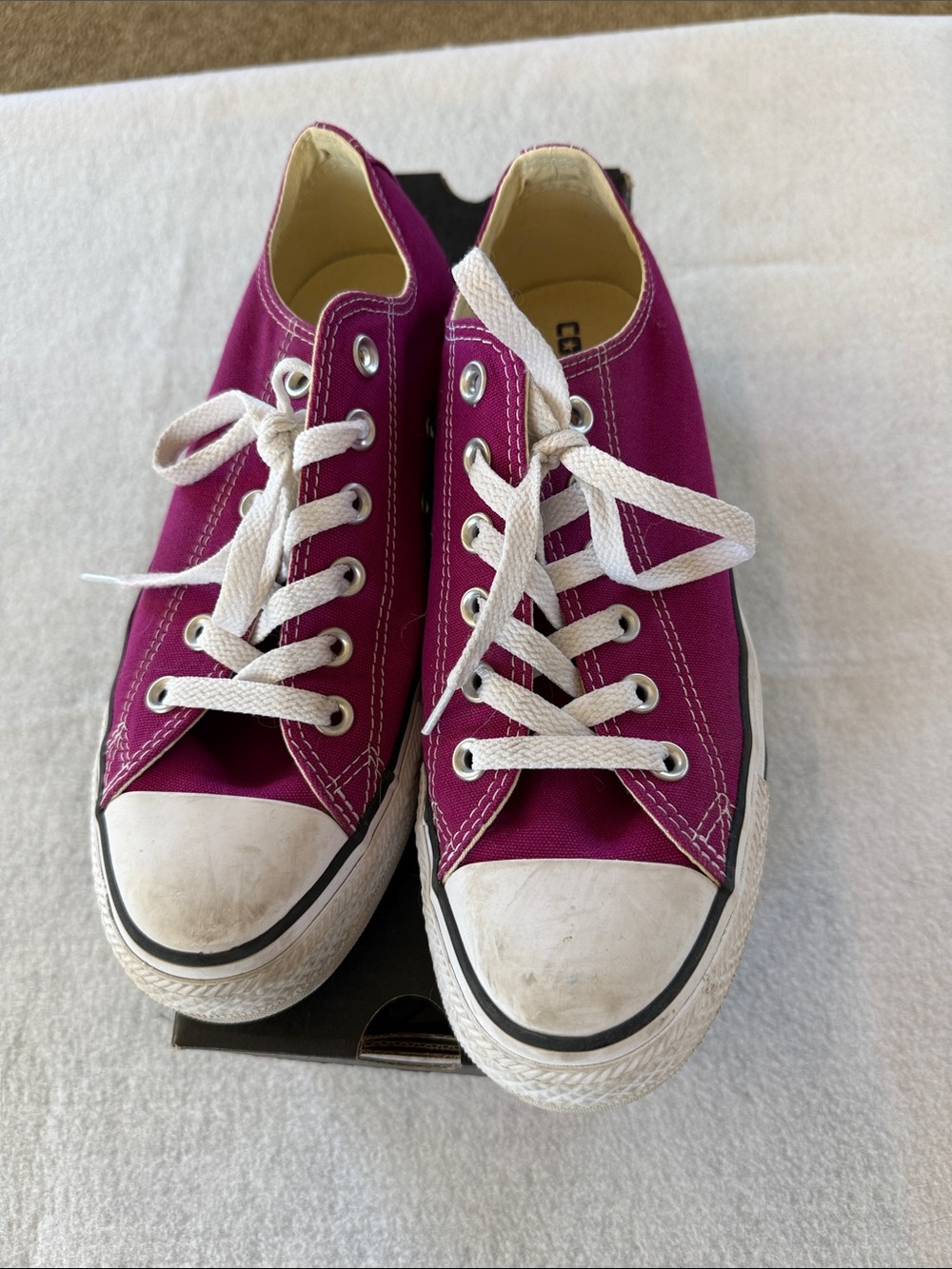 Converse Low-Top Sneakers in Pink Sapphire